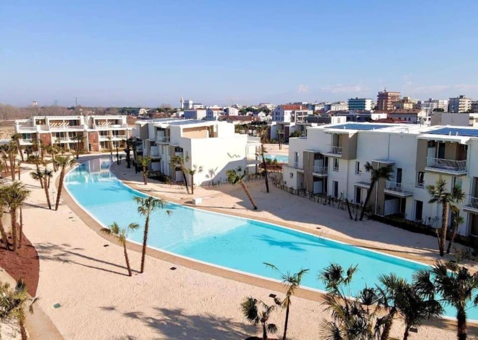 Wave Island! Luxury Resort A Jesolo - Piscina E Park Free! エクステリア 写真