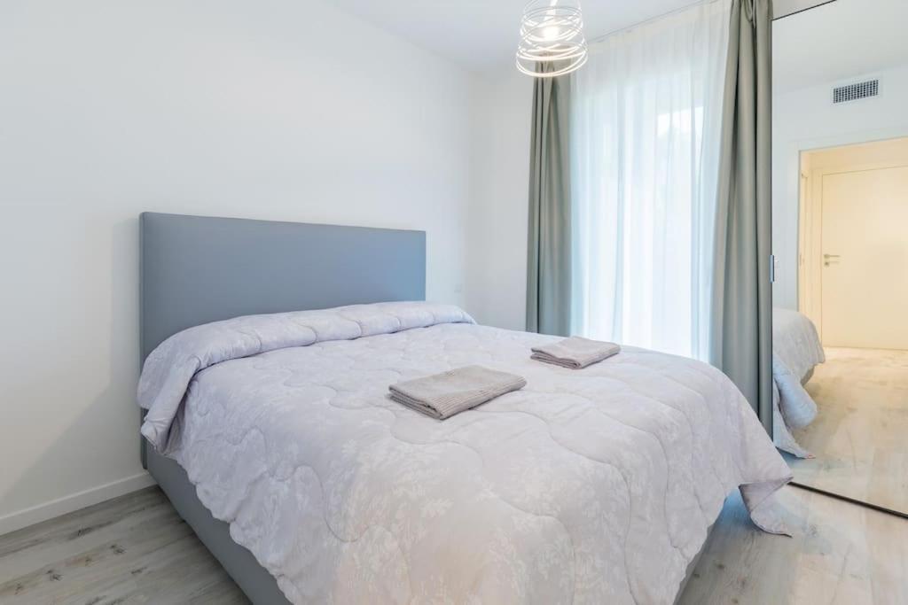 Wave Island! Luxury Resort A Jesolo - Piscina E Park Free! エクステリア 写真