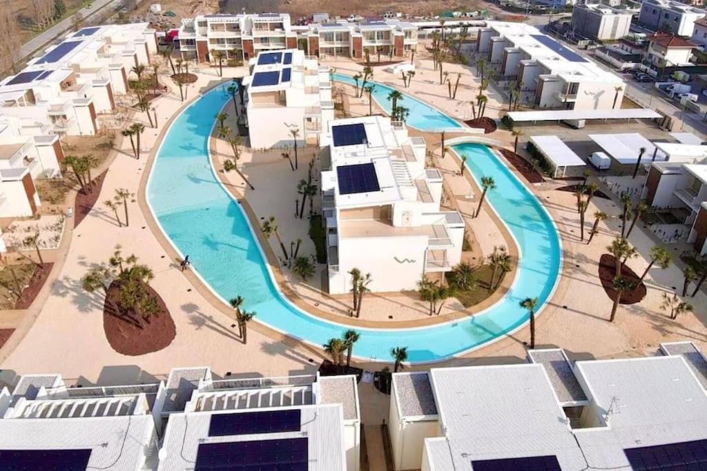 Wave Island! Luxury Resort A Jesolo - Piscina E Park Free! エクステリア 写真