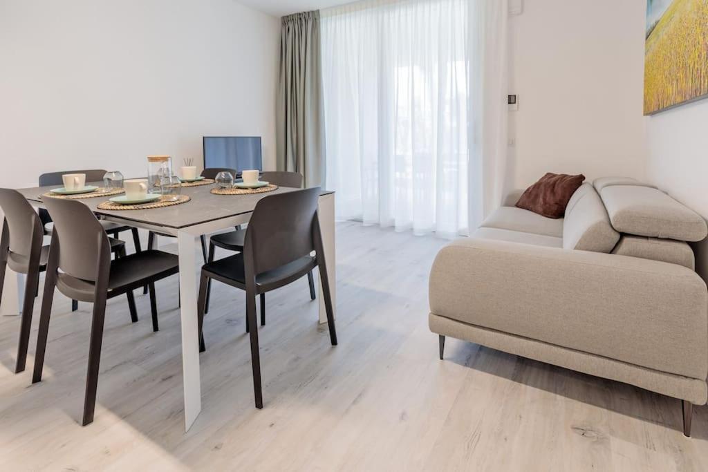 Wave Island! Luxury Resort A Jesolo - Piscina E Park Free! エクステリア 写真