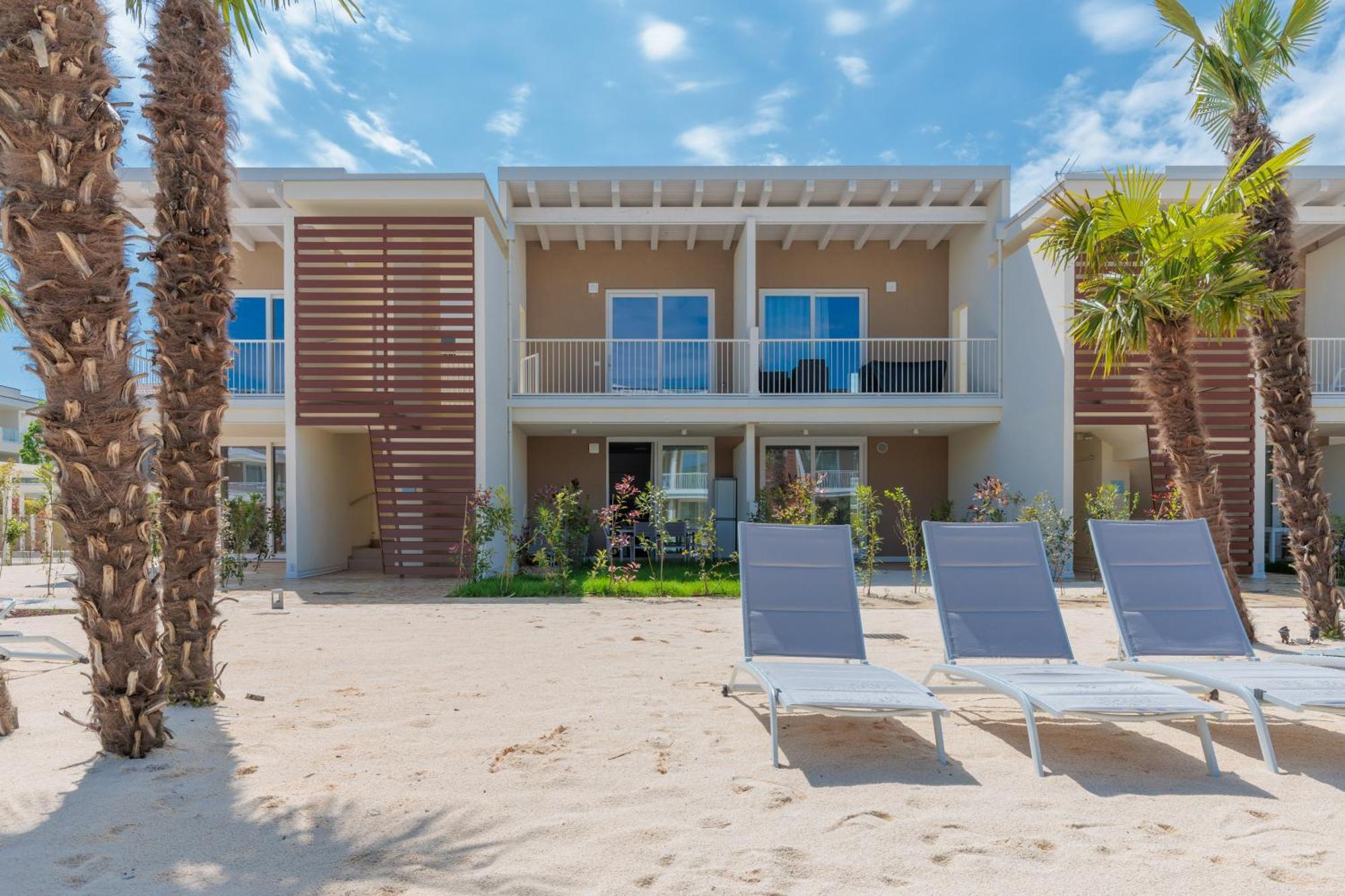 Wave Island! Luxury Resort A Jesolo - Piscina E Park Free! エクステリア 写真